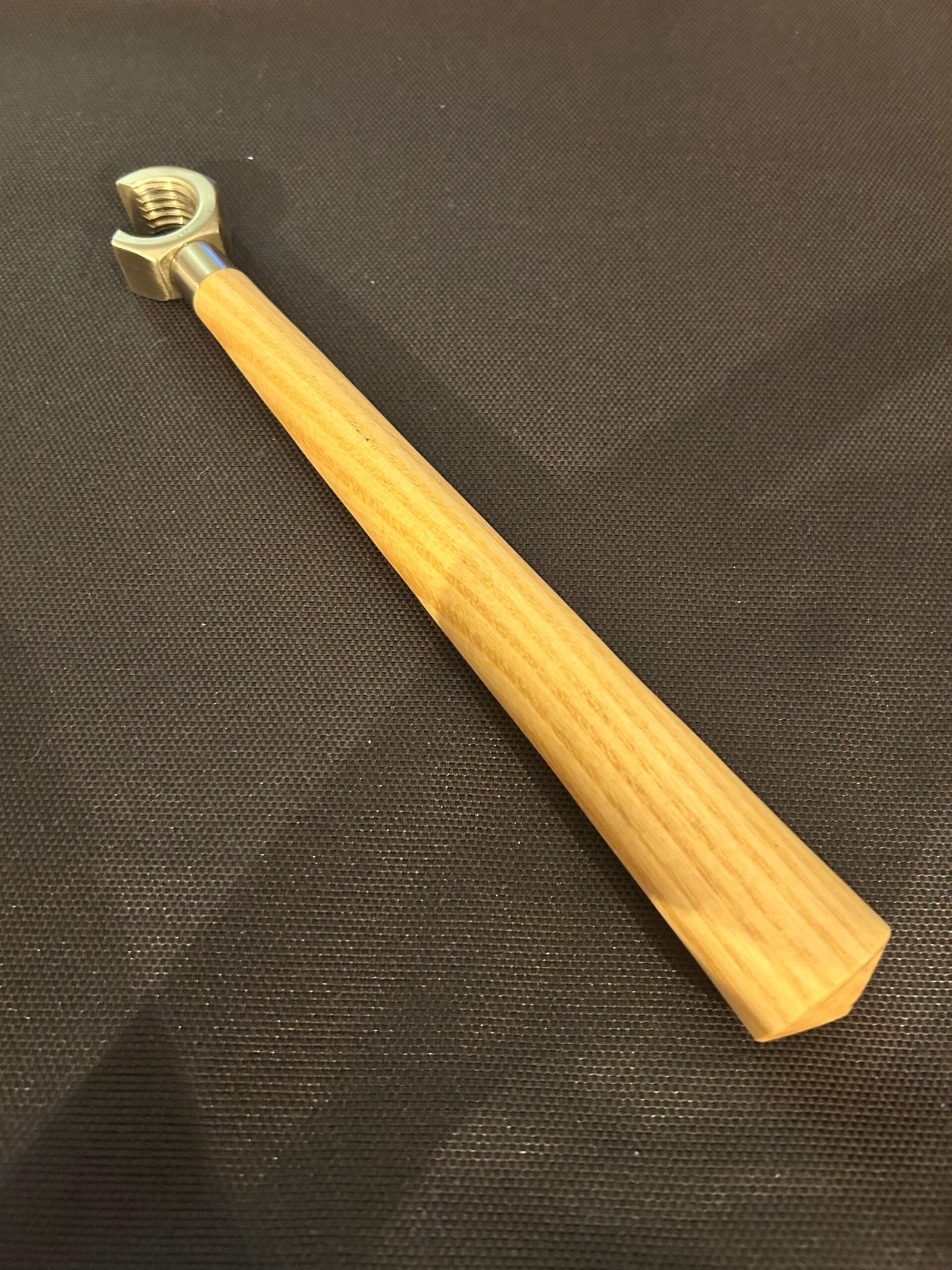Flaschenöffner mit Edelstahlmutter M20 Holzgriff aus Esche