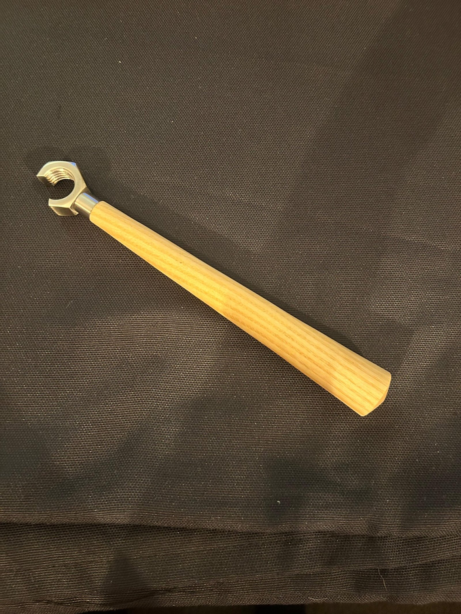 Flaschenöffner mit Edelstahlmutter M20 Holzgriff aus Esche – Bild 2